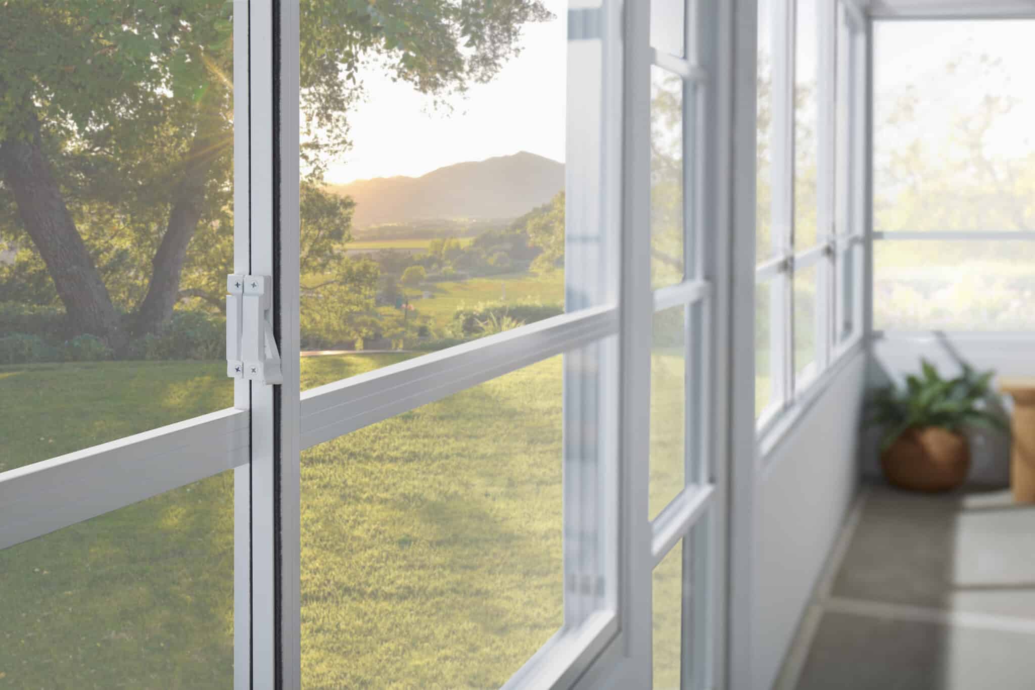 Eze-Breeze: Screened-in Porch & Patio Installation Contractors